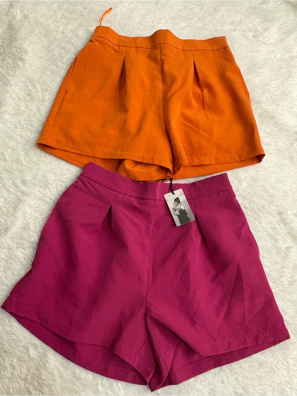 sincerely jules Bundle (2) Shorts
Orange And Pink Size L Preppy Chic
Pleated
